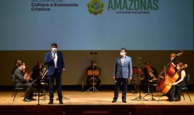 Profissionais da saúde recebem homenagem no palco do Teatro Amazonas