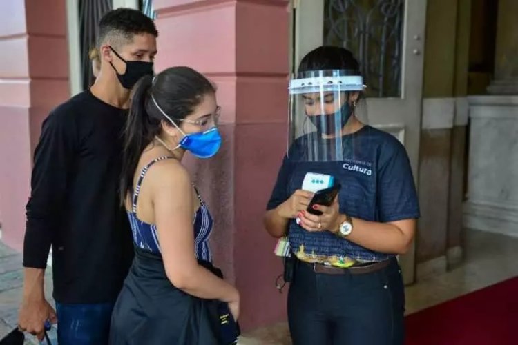 Profissionais da saúde terão gratuidade no Teatro Amazonas no mês de agosto