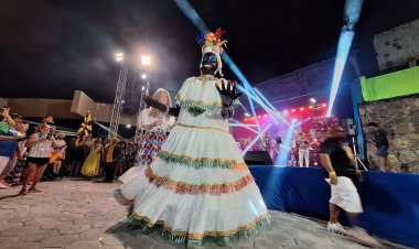 Chegada de Kamélia marca abertura do Carnaval de Manaus neste sábado (3)