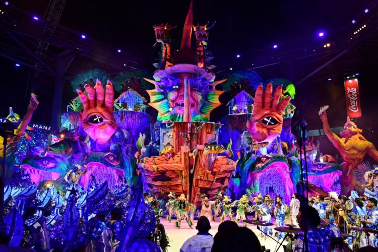 Parintins revoluciona o Carnaval e ganha reconhecimento nacional